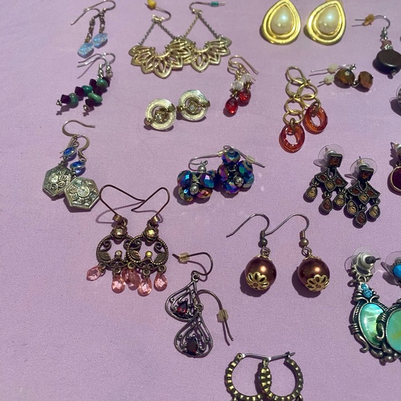 Colorful Earring Collection - Picture 4 of 6